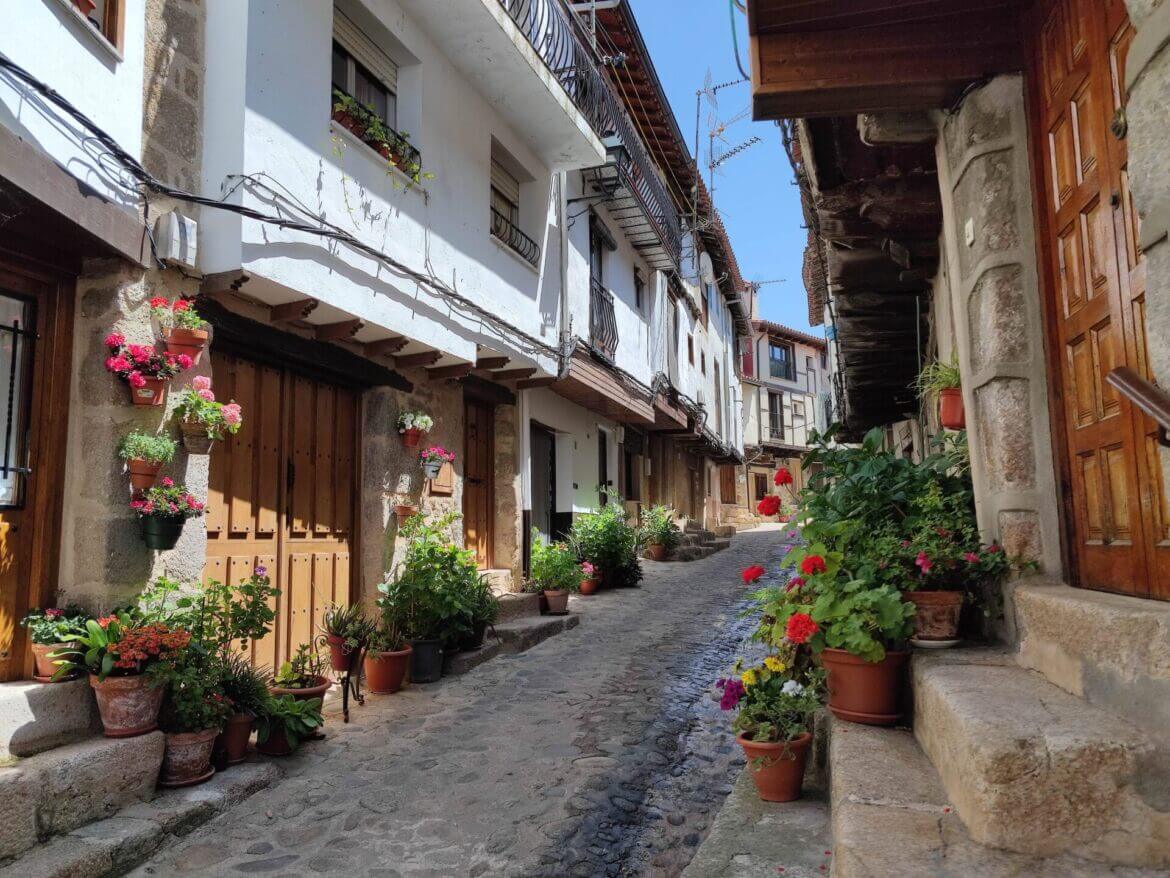 San Martín de Trevejo qué hacer en uno de los pueblos más bonitos de